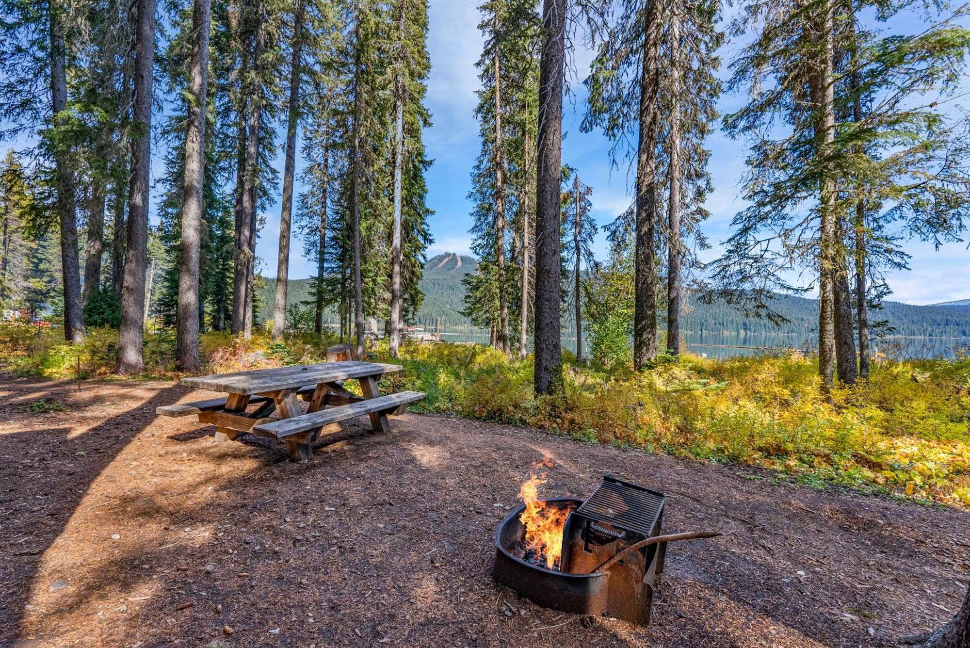 Shelter Cove Resort & Marina Odell Lake Екстериор снимка
